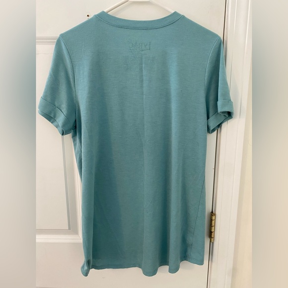 Tshirt - Picture 2 of 3